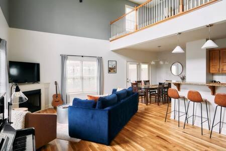 The Commodore - Stunning Vandy Home, Walk To It All ナッシュビル エクステリア 写真