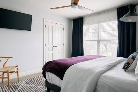 The Commodore - Stunning Vandy Home, Walk To It All ナッシュビル エクステリア 写真