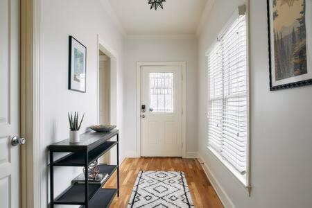 The Commodore - Stunning Vandy Home, Walk To It All ナッシュビル エクステリア 写真
